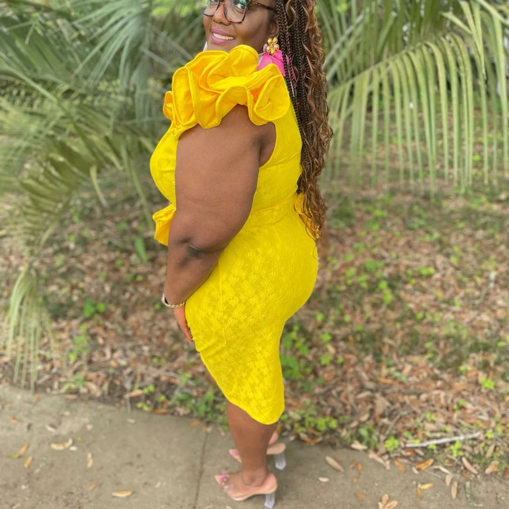 Elegant Yellow Off-Shoulder Dress - Picture 5 of 6